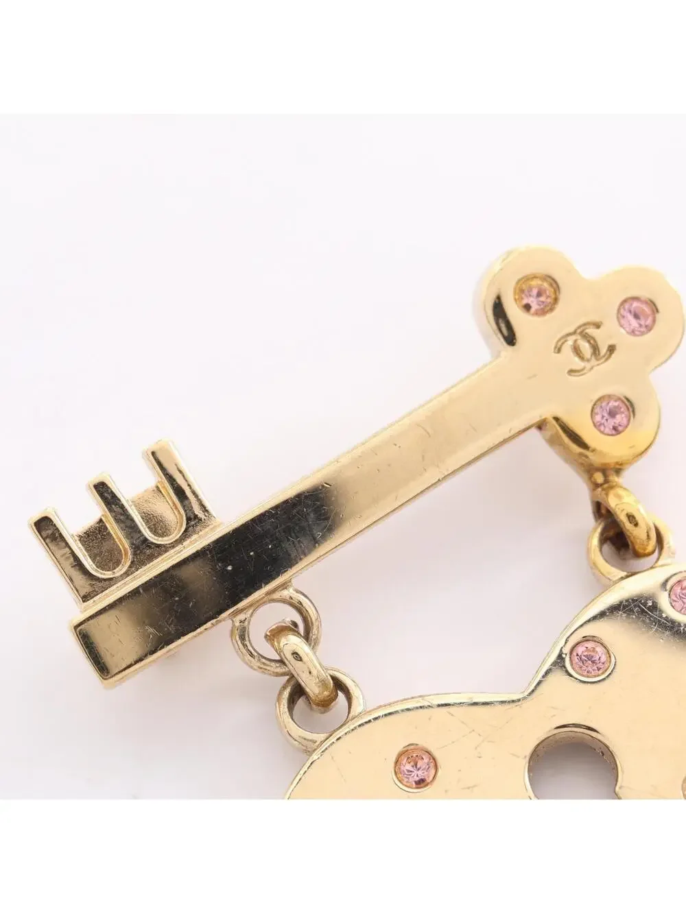 Chanel Cc Logo Heart Lock Brooch Metal #327449C73B